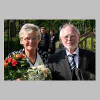 111-1293 Horst und Gerda Schmidtke, geb. Hegerfeld aus Wehlau und Bochum feierten am 23.04.2005 ihre Goldene Hochzeit.jpg
